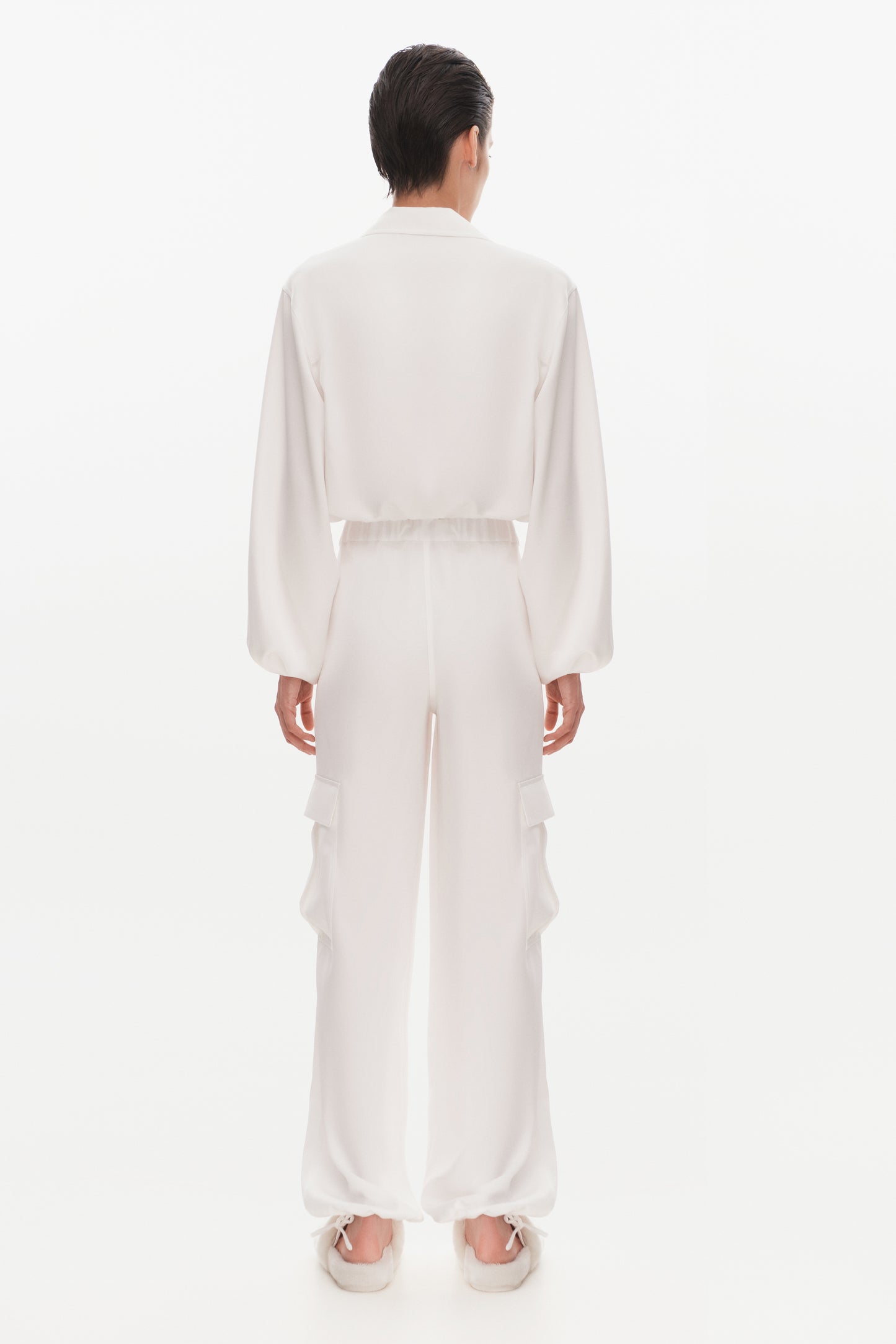 SILKY CARGO PANTS WITH SOLDIERLIKE POCKETS