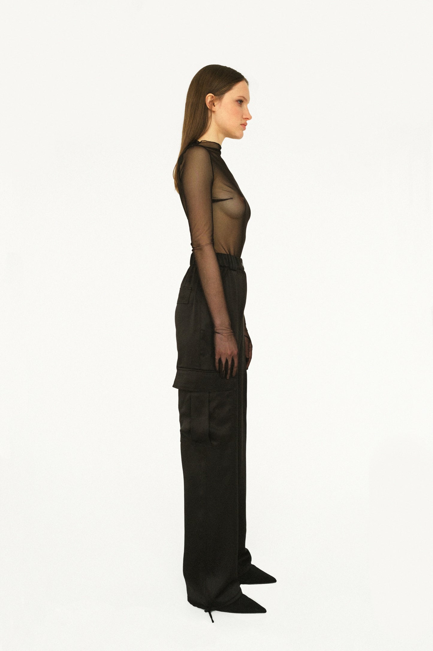 SILKY CARGO PANTS WITH SOLDIERLIKE POCKETS