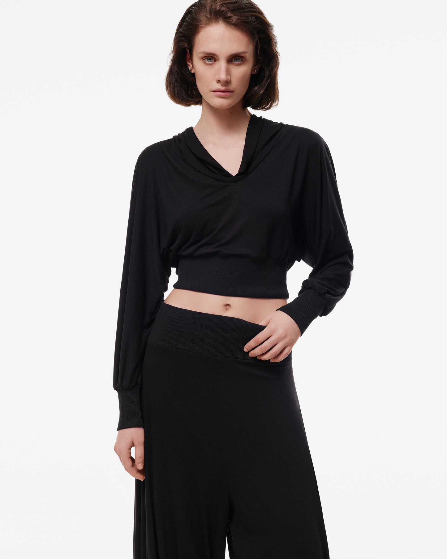 HOODED LONGSLEEVE